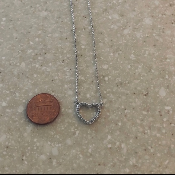 14K Solid White Gold Heart Necklace W Diamonds - Picture 2 of 4